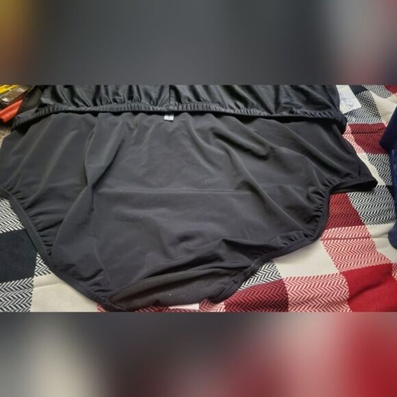 CATHERINES Active Wear Women's Plus size (Black Shorts)‎ A14 - Picture 4 of 5